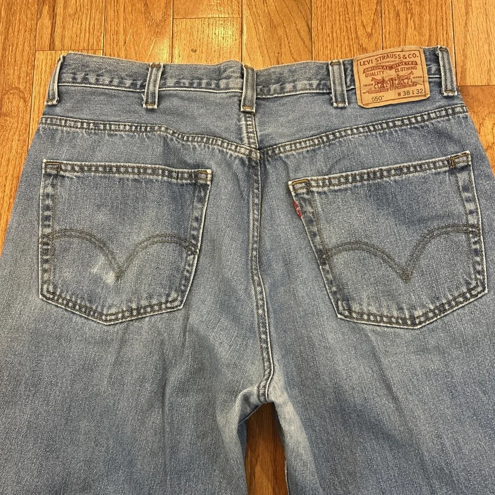Levi's‎ 550 Jeans Men's Sz 38x32 Light Wash Straight Leg Relaxed Fit